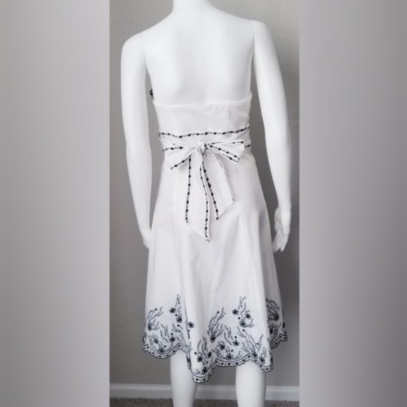 White House Black Market Embroidered Dress - Picture 2 of 5